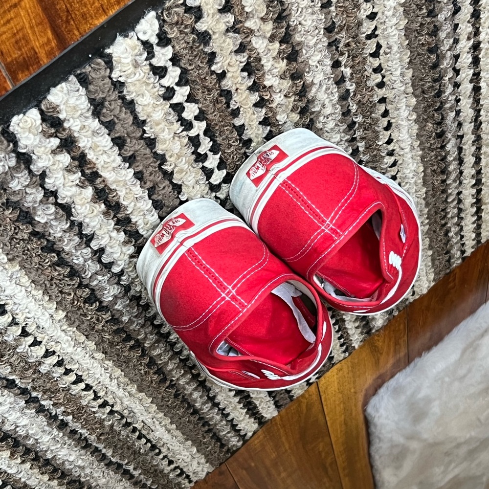 Vans - Picture 3 of 6